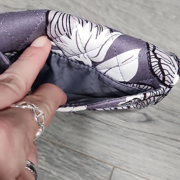 NWOT Vera Bradley RFID Floral Moon Trifold Quilted Wallet - Picture 3 of 7